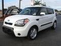 2010 Clear White Kia Soul +  photo #5