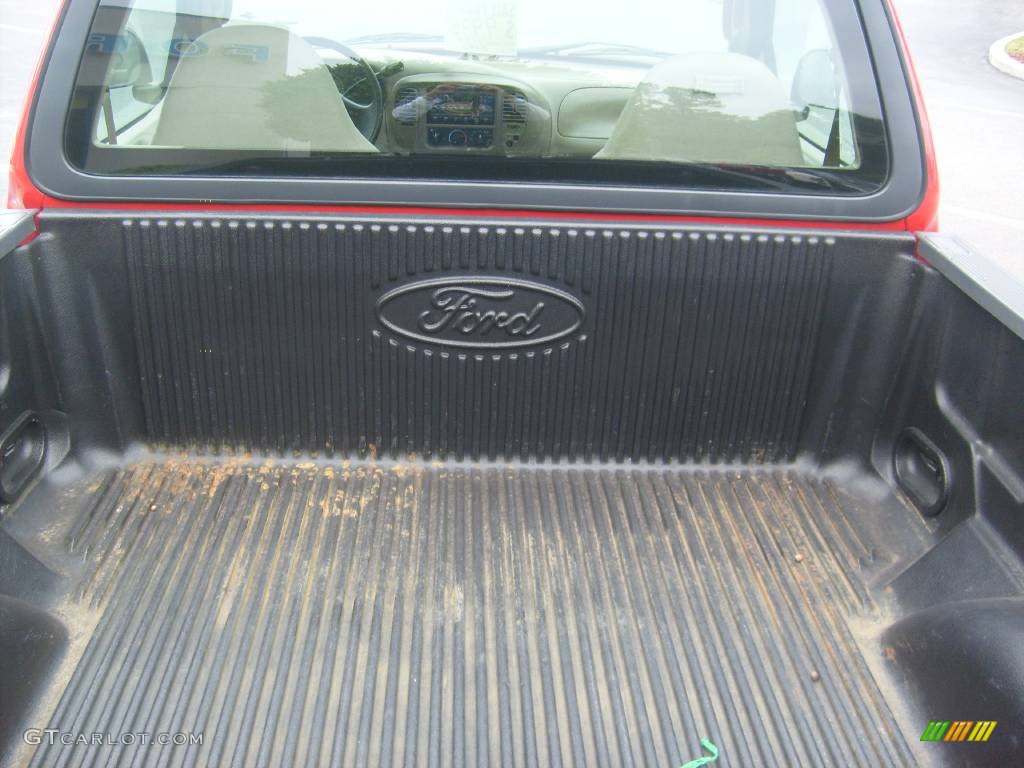 2004 F150 XL Heritage Regular Cab - Bright Red / Heritage Medium Parchment photo #19
