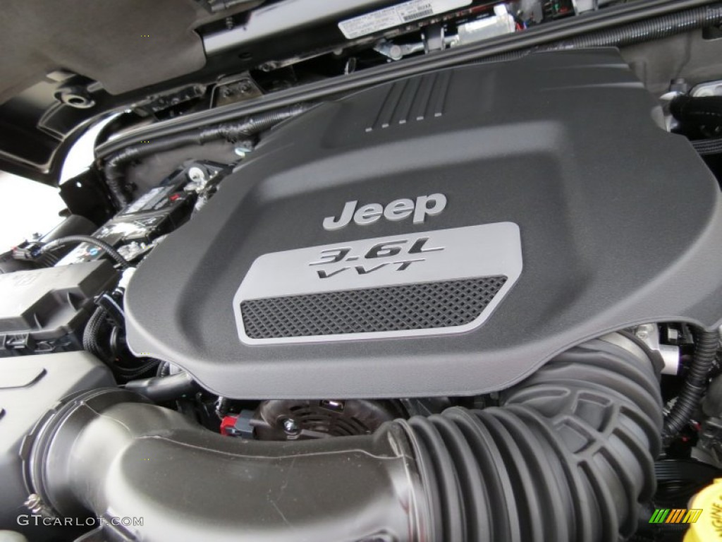 2013 Jeep Wrangler Sahara 4x4 3.6 Liter DOHC 24-Valve VVT Pentastar V6 Engine Photo #71474648