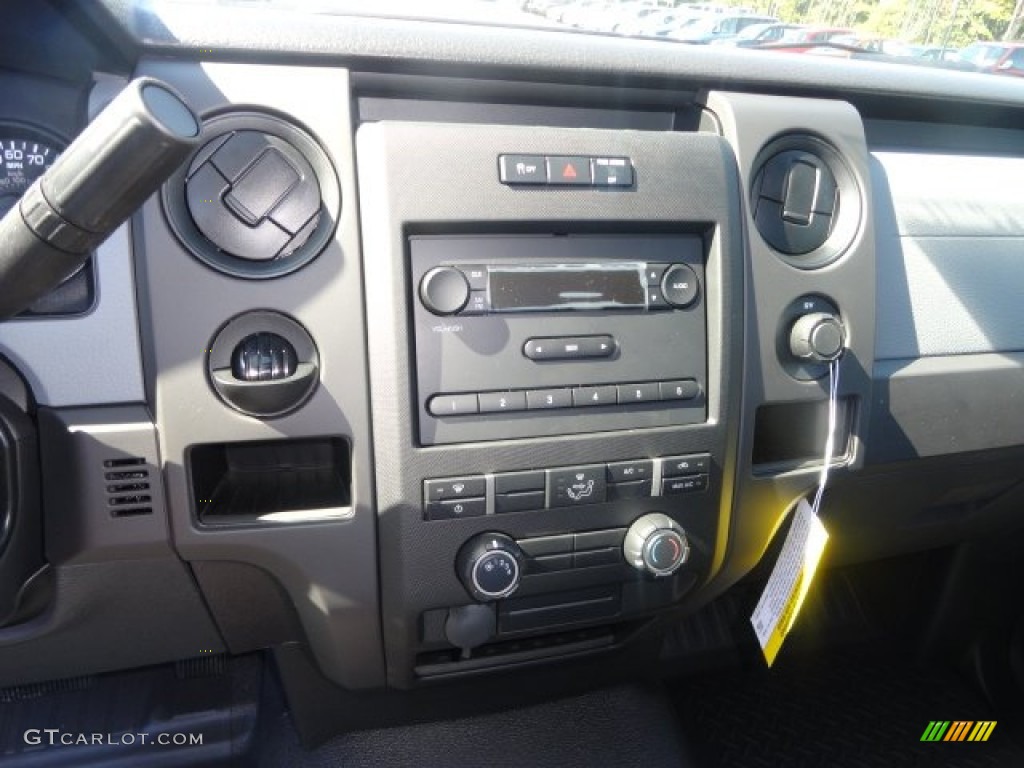 2013 Ford F150 XL Regular Cab Controls Photo #71479502