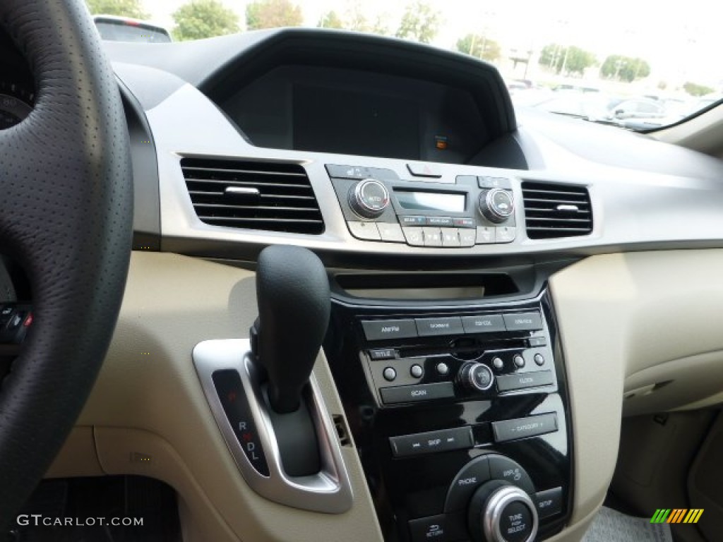 2013 Honda Odyssey EX-L Controls Photo #71487230