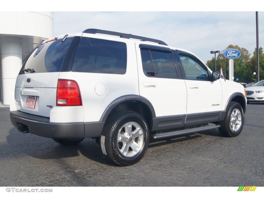 2005 Explorer XLT 4x4 - Oxford White / Medium Parchment photo #3