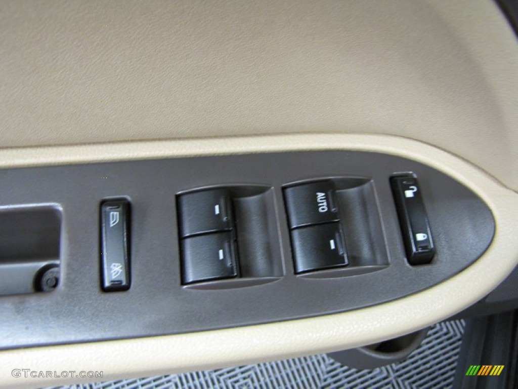 2008 Taurus X SEL - Black / Camel photo #17