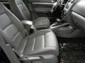Black - Jetta SE Sedan Photo No. 12