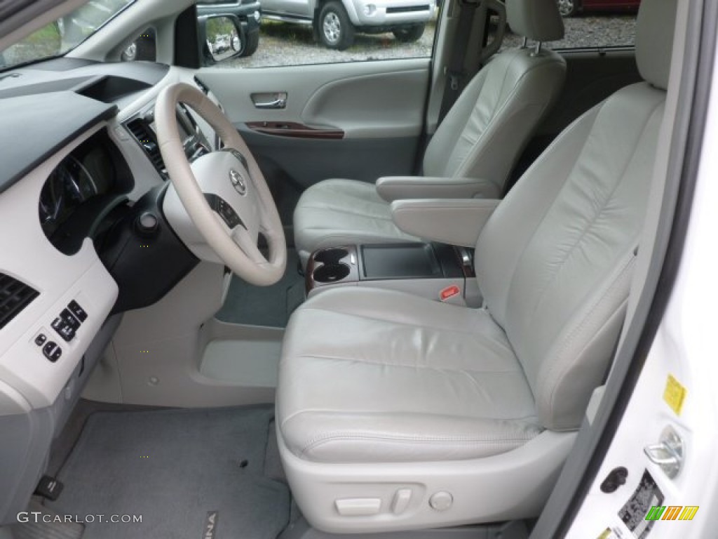 2011 Sienna Limited AWD - Super White / Light Gray photo #10