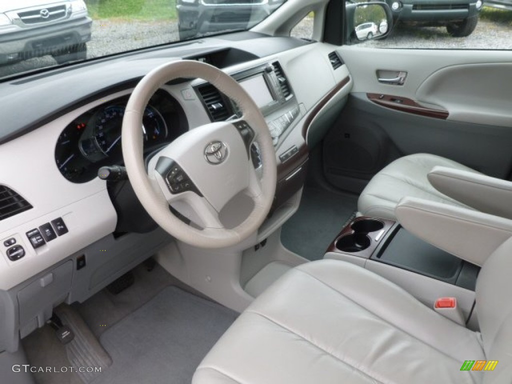 2011 Sienna Limited AWD - Super White / Light Gray photo #11