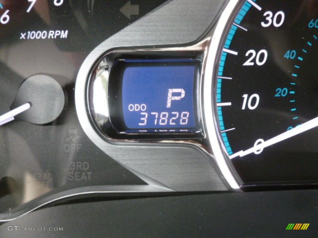 2011 Sienna Limited AWD - Super White / Light Gray photo #15