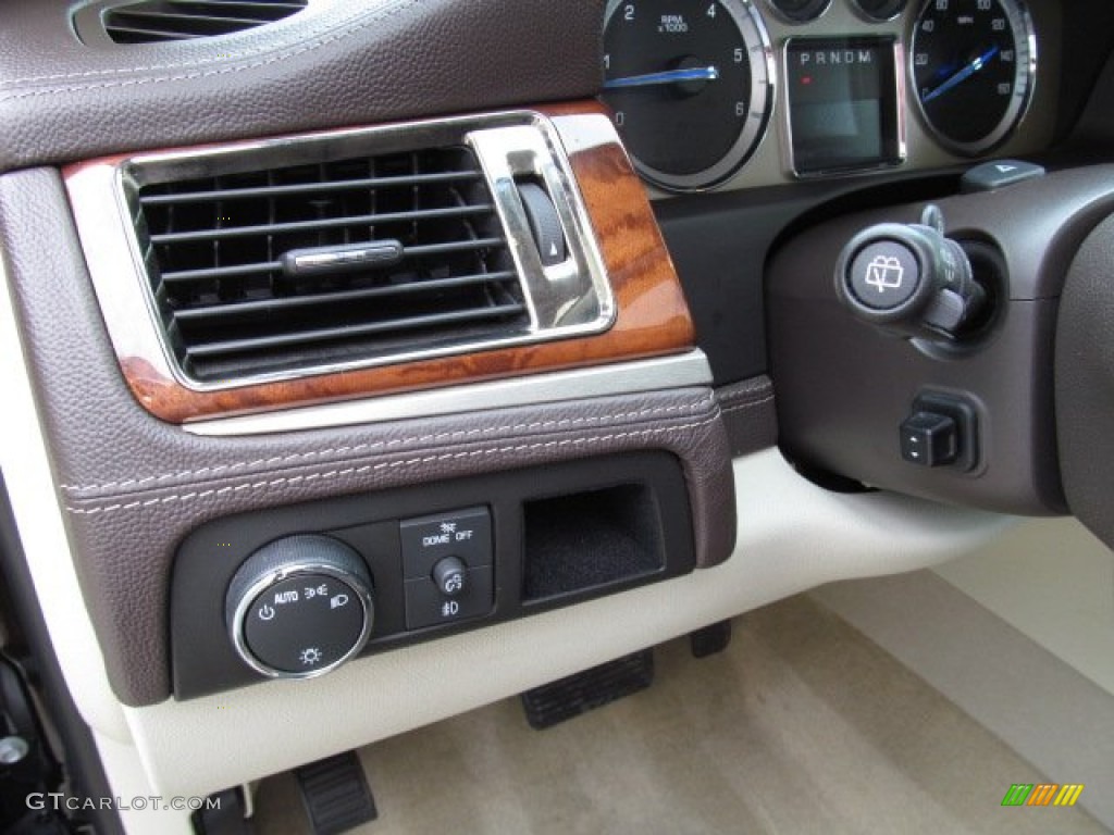 2009 Cadillac Escalade Standard Escalade Model Controls Photo #71491408