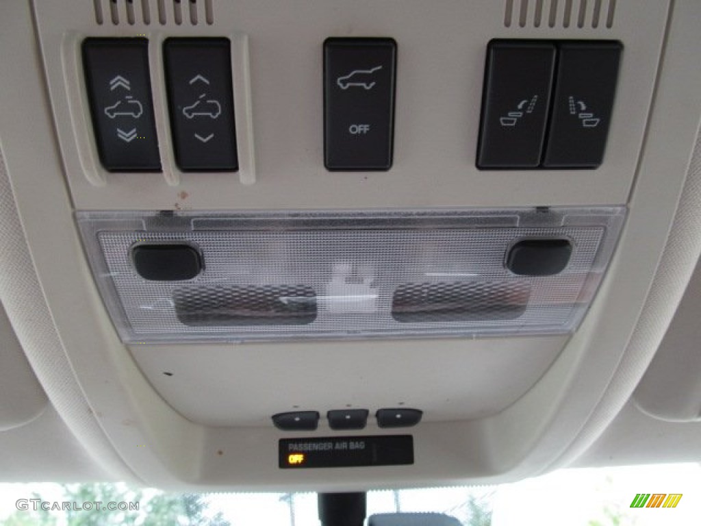 2009 Cadillac Escalade Standard Escalade Model Controls Photos