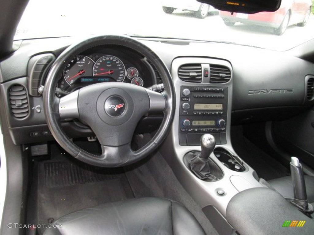 2007 Chevrolet Corvette Coupe Ebony Dashboard Photo #71491648