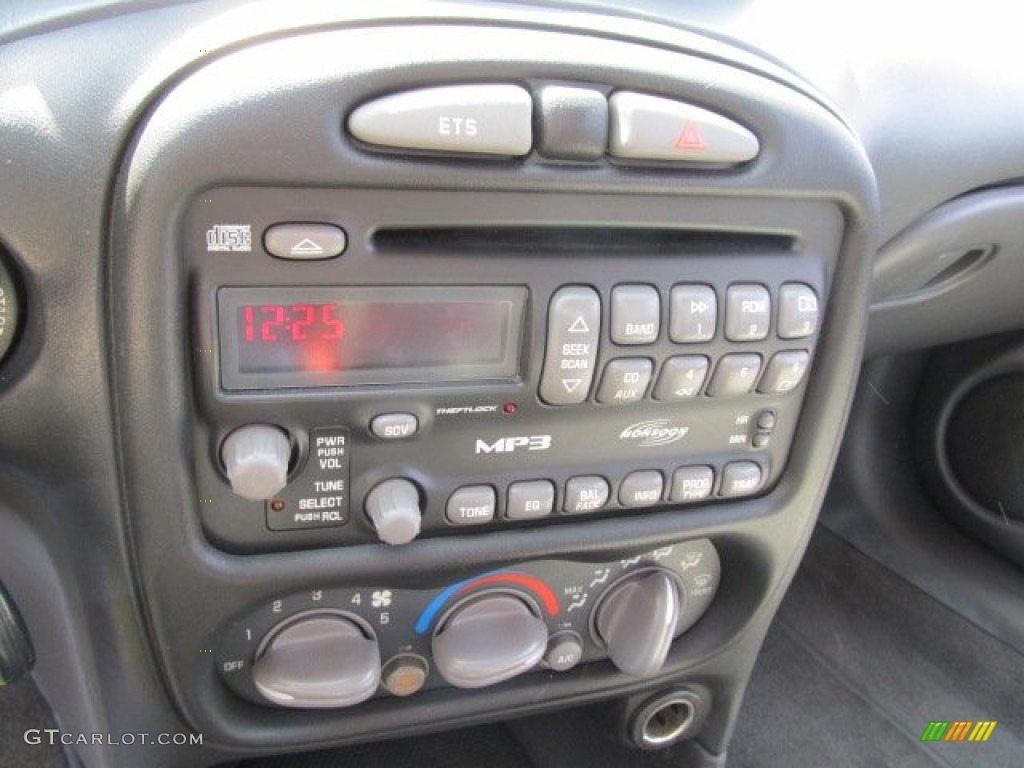 2005 Pontiac Grand Am GT Coupe Controls Photos