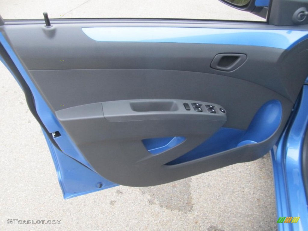 2013 Chevrolet Spark LS Silver/Blue Door Panel Photo #71496757