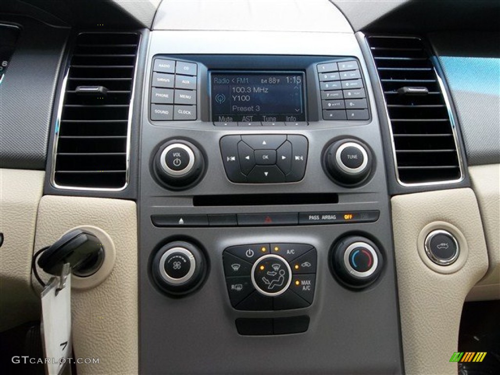 2013 Ford Taurus SE Controls Photo #71503361