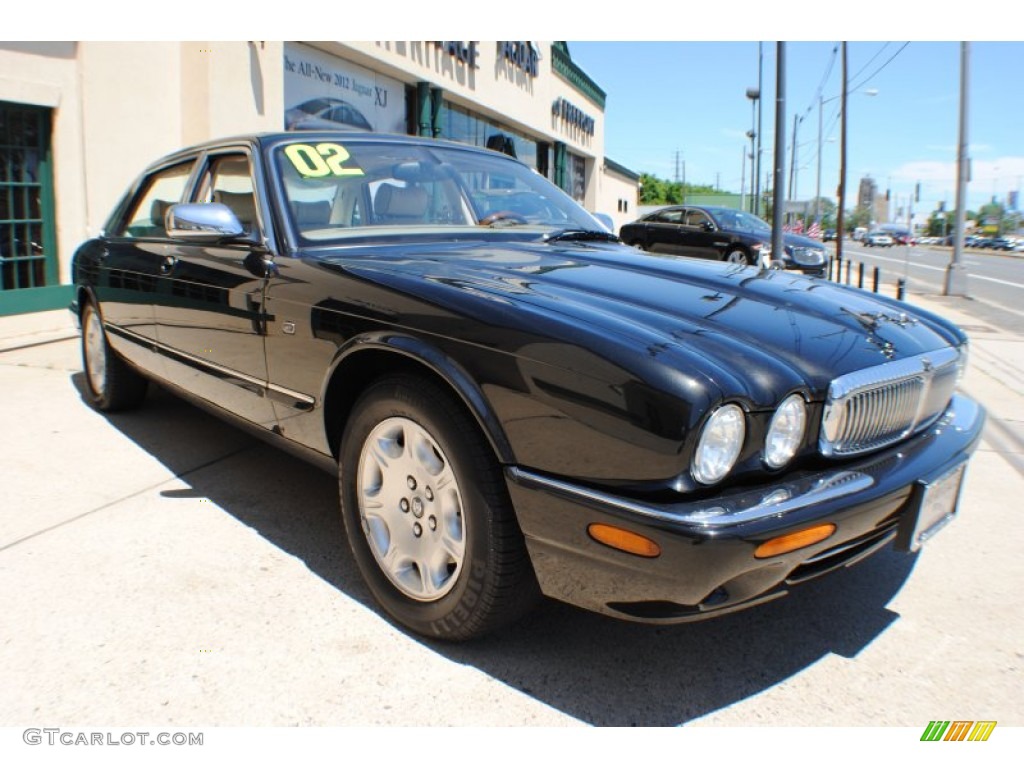 2002 XJ Vanden Plas - Anthracite Metallic / Ivory photo #7