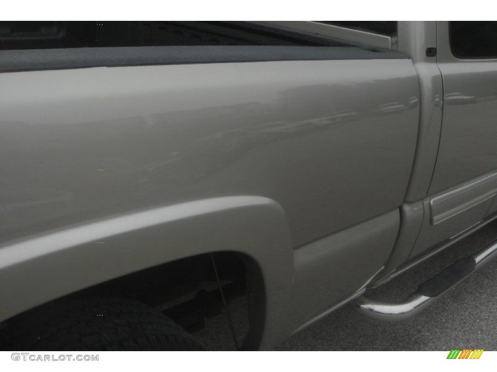 2003 Silverado 2500HD LS Extended Cab 4x4 - Light Pewter Metallic / Dark Charcoal photo #25