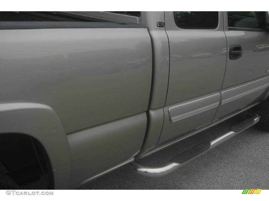 2003 Silverado 2500HD LS Extended Cab 4x4 - Light Pewter Metallic / Dark Charcoal photo #26