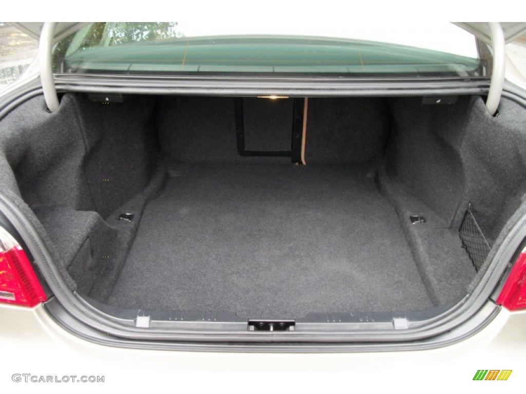 2010 BMW 5 Series 535i xDrive Sedan Trunk Photo #71507252