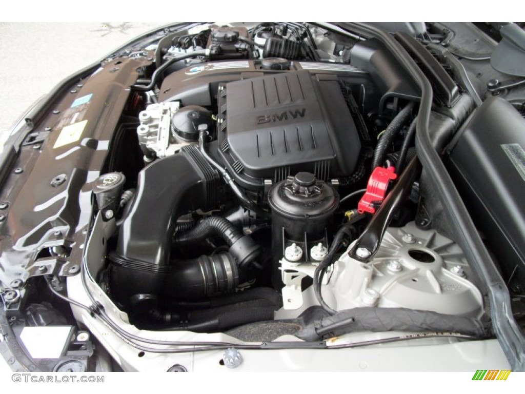 2010 BMW 5 Series 535i xDrive Sedan Engine Photos