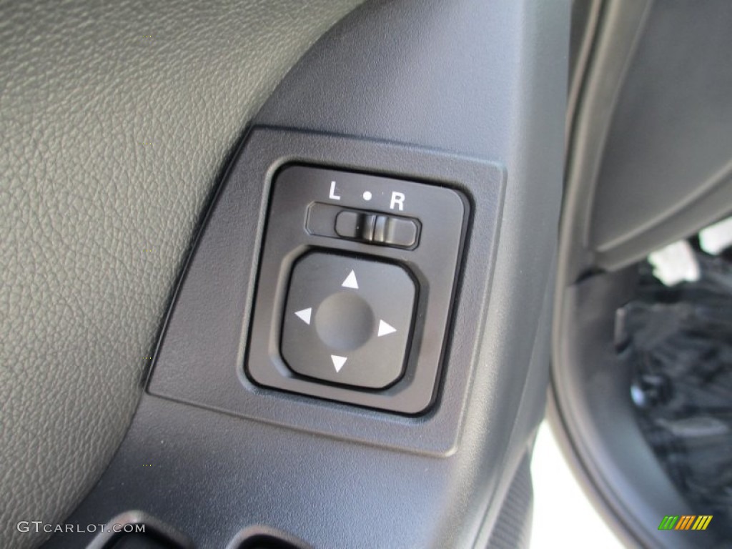 2013 Mitsubishi Lancer Evolution GSR Controls Photo #71510432
