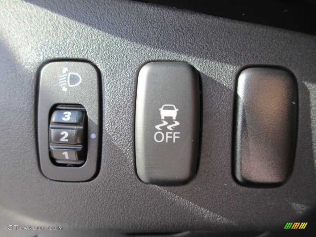 2013 Mitsubishi Lancer Evolution GSR Controls Photo #71510450