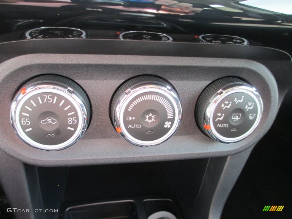 2013 Mitsubishi Lancer Evolution GSR Controls Photo #71510497