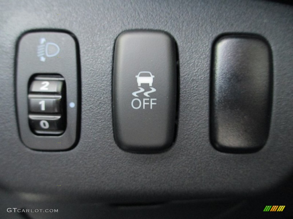 2013 Mitsubishi Lancer Evolution MR Controls Photo #71510702