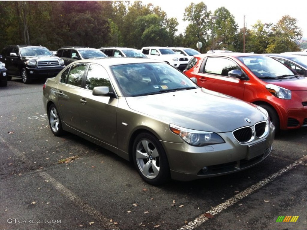 2006 5 Series 525i Sedan - Olivin Green Metallic / Beige photo #1