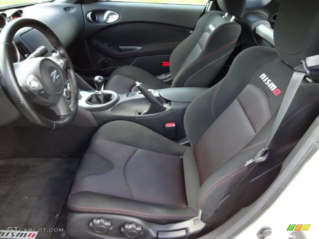 NISMO Black/Red Cloth Interior 2010 Nissan 370Z NISMO Coupe Photo #71520542