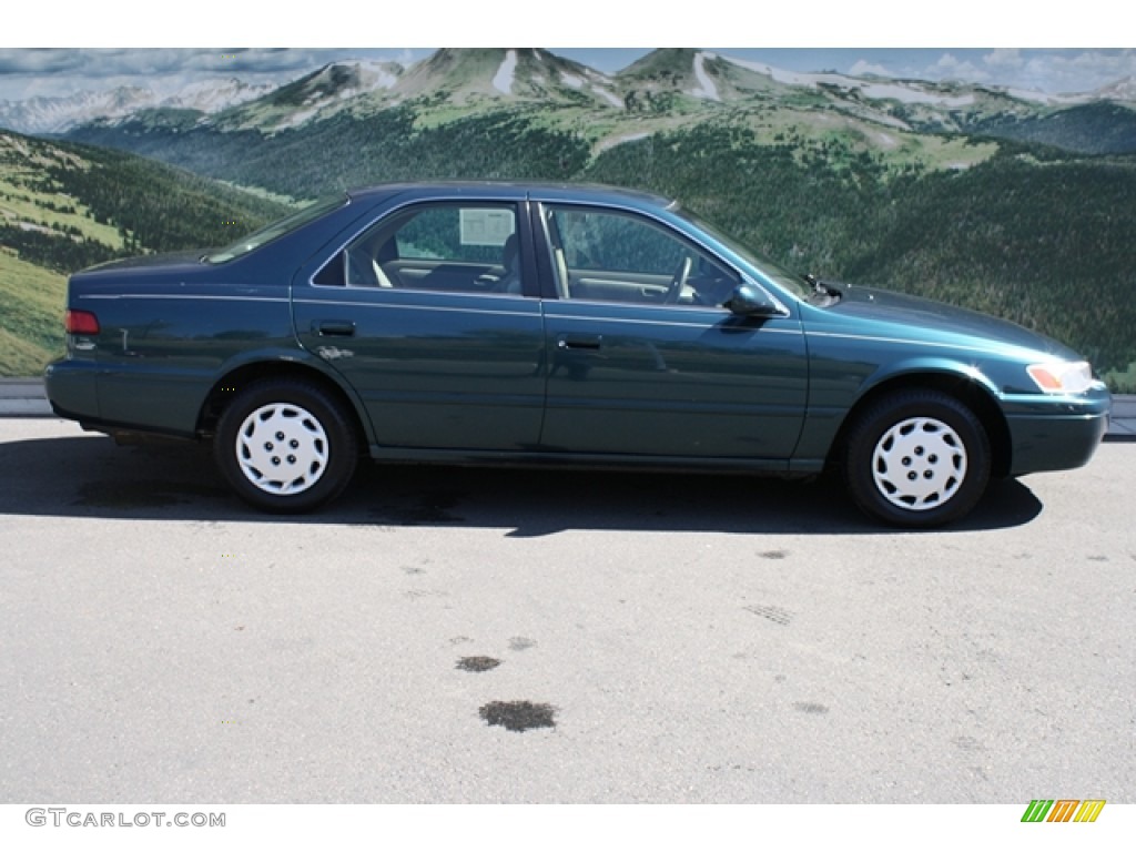 1997 Camry LE - Classic Green Pearl / Beige photo #2
