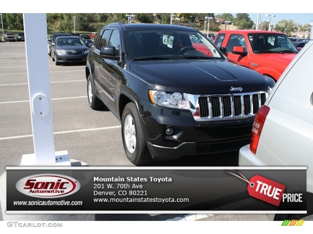 2011 Grand Cherokee Laredo 4x4 - Brilliant Black Crystal Pearl / Black photo #1
