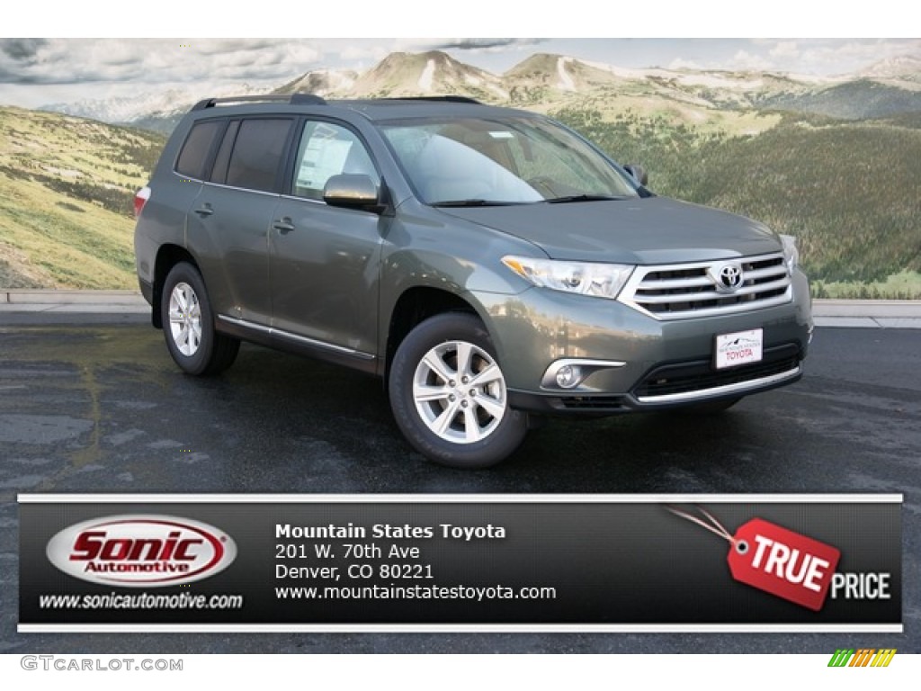 Cypress Green Pearl Toyota Highlander