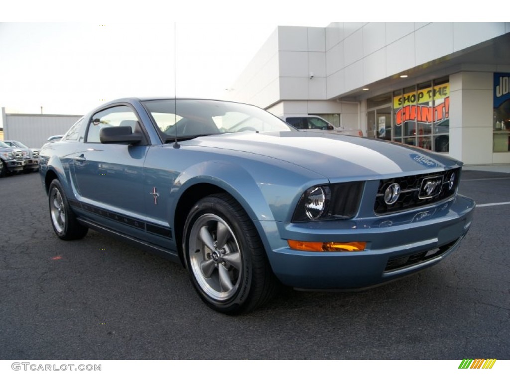 2006 Mustang V6 Premium Coupe - Windveil Blue Metallic / Light Graphite photo #2