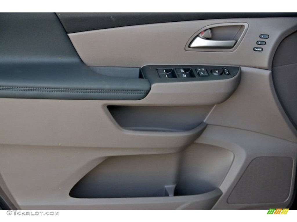 2013 Honda Odyssey Touring Elite Controls Photo #71528578