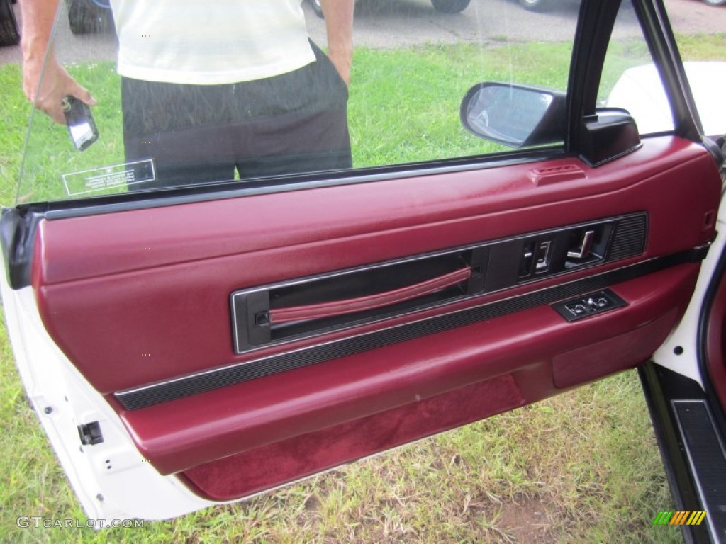 1989 Buick Reatta Coupe Red Door Panel Photo #71528734