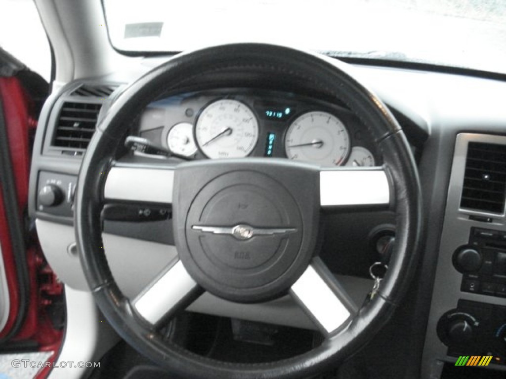 2007 Chrysler 300 Touring Dark Khaki/Light Graystone Steering Wheel Photo #71533223