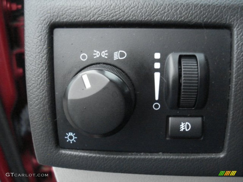 2007 Chrysler 300 Touring Controls Photo #71533230