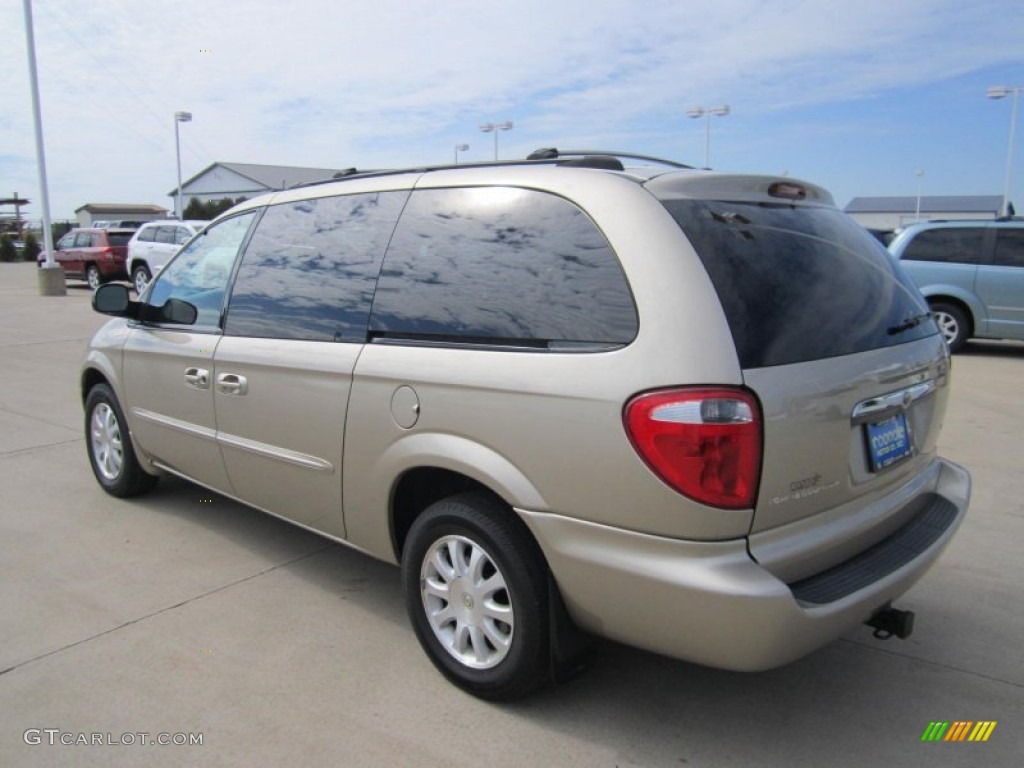 2003 Town & Country EX - Light Almond Pearl / Taupe photo #12