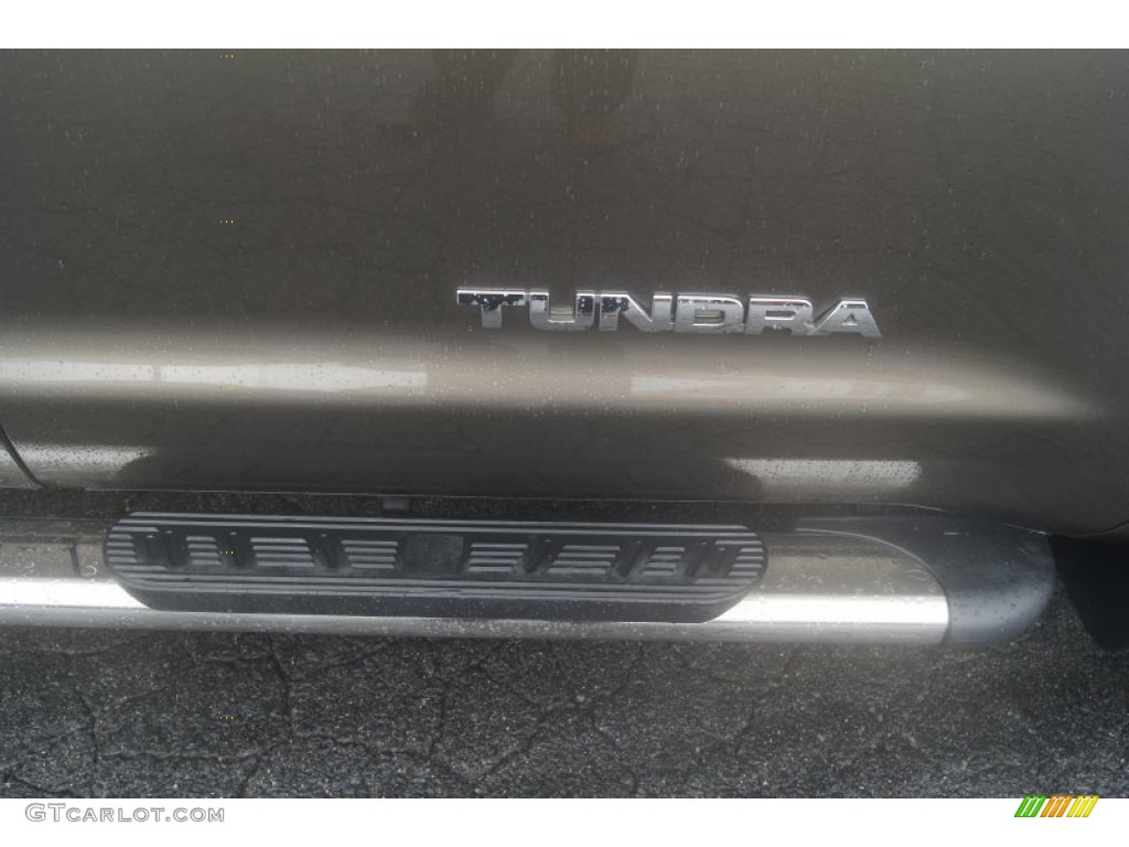 2011 Tundra SR5 Double Cab - Pyrite Mica / Black photo #16