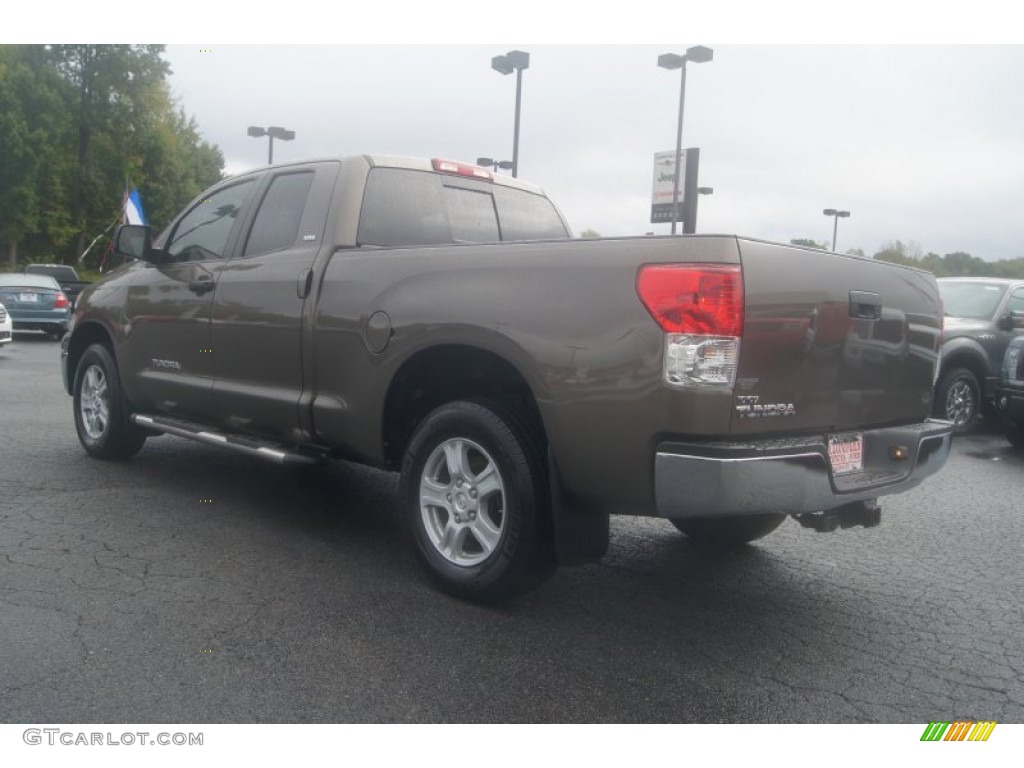 2011 Tundra SR5 Double Cab - Pyrite Mica / Black photo #43