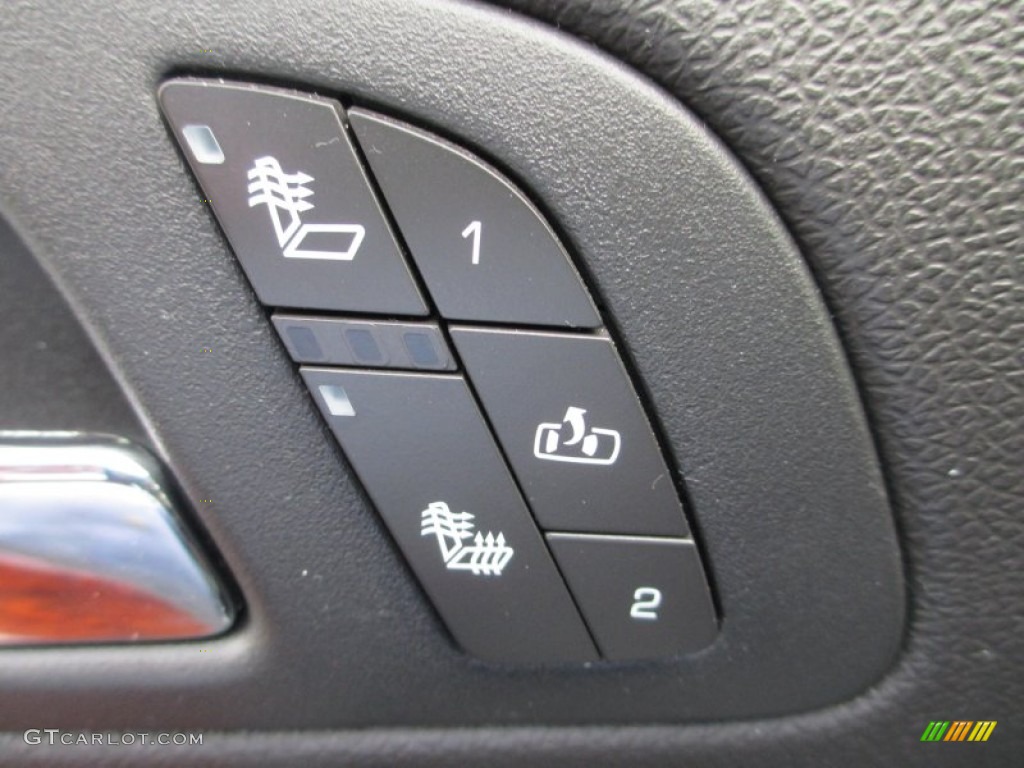 2007 Chevrolet Suburban 1500 LTZ 4x4 Controls Photo #71537503