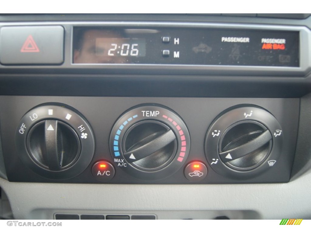 2012 Toyota Tacoma V6 SR5 Access Cab 4x4 Controls Photos