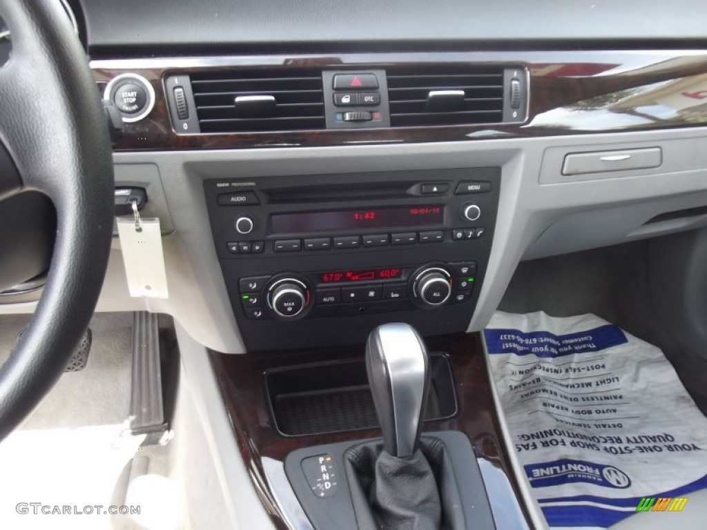 2011 BMW 3 Series 328i Sedan Controls Photo #71539885