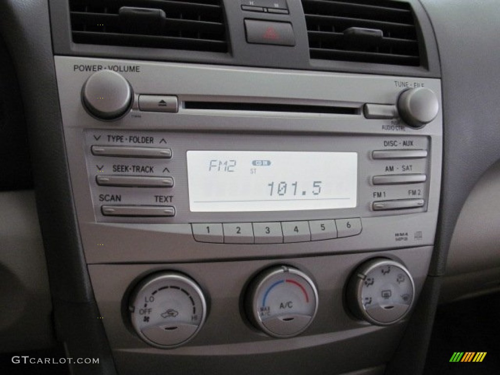 2010 Toyota Camry LE Audio System Photo #71541238