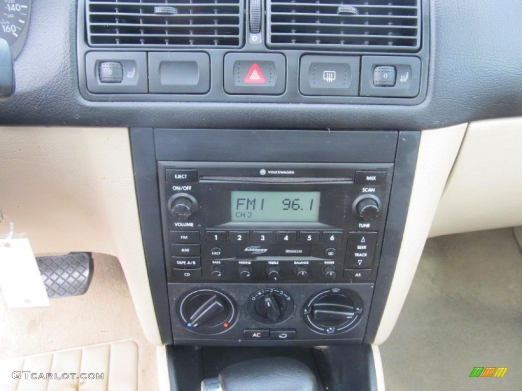 2004 Volkswagen Golf GLS 4 Door Controls Photo #71543809