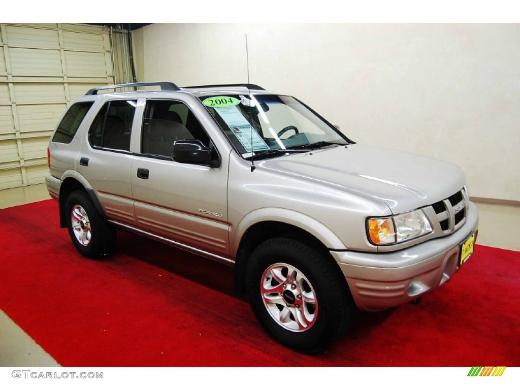 Powellite Silver Metallic 2004 Isuzu Rodeo S Exterior Photo #71547745