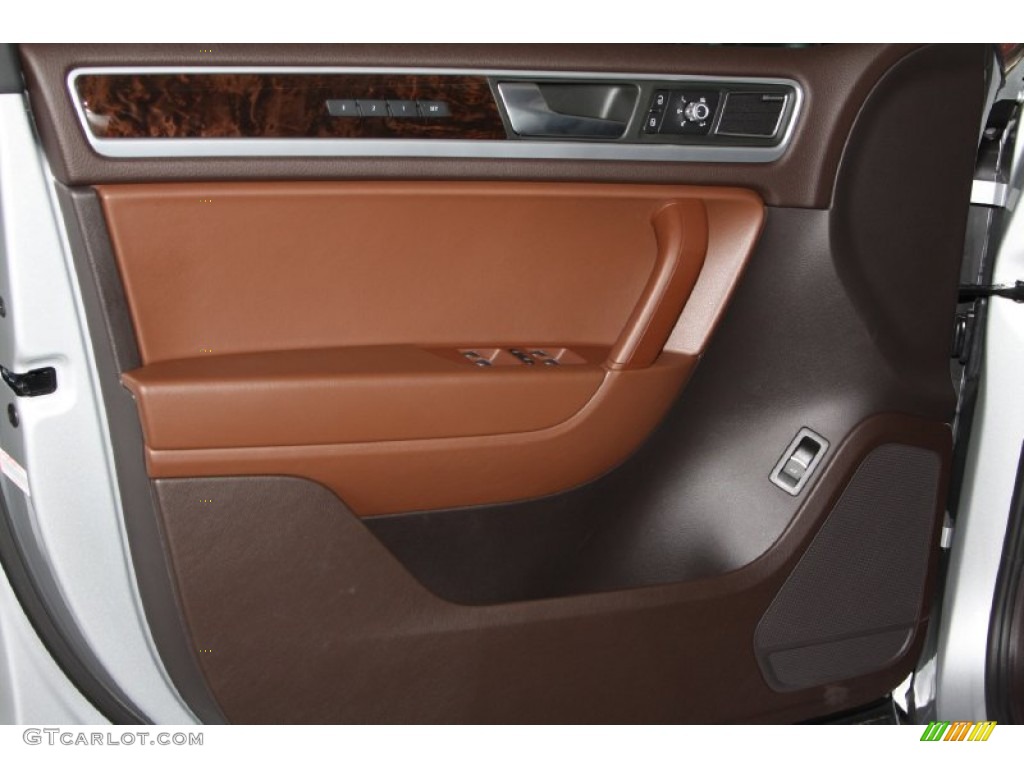 2013 Volkswagen Touareg TDI Executive 4XMotion Saddle Brown Door Panel Photo #71553523