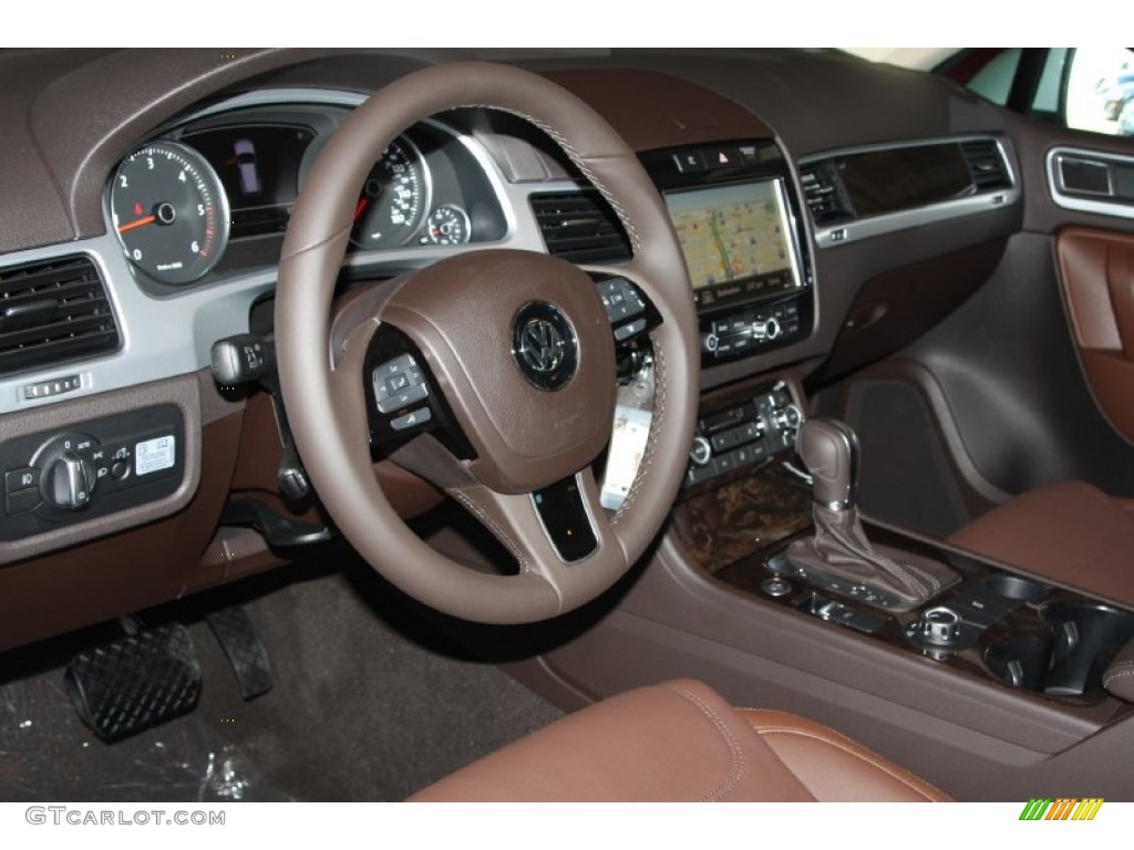 Saddle Brown Interior 2013 Volkswagen Touareg TDI Executive 4XMotion Photo #71553541