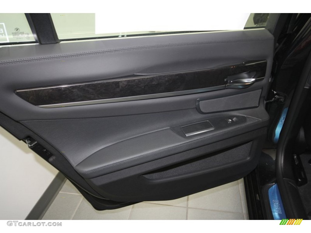 2013 7 Series 740i Sedan - Black Sapphire Metallic / Black photo #25