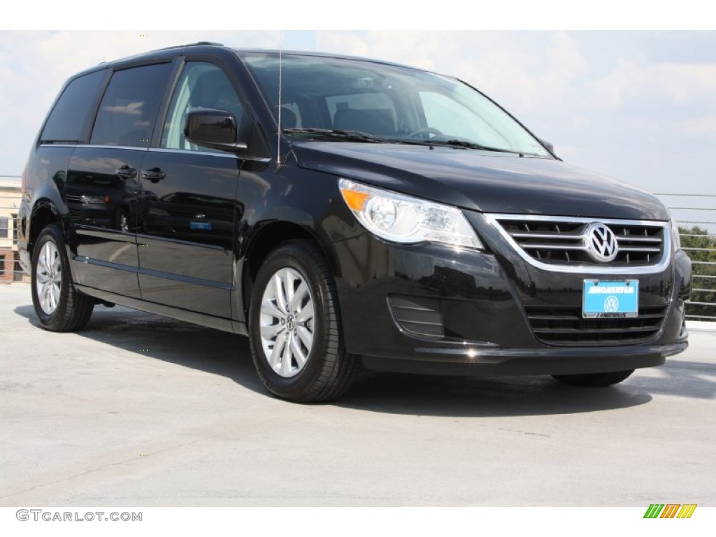 Nocturne Black Metallic Volkswagen Routan