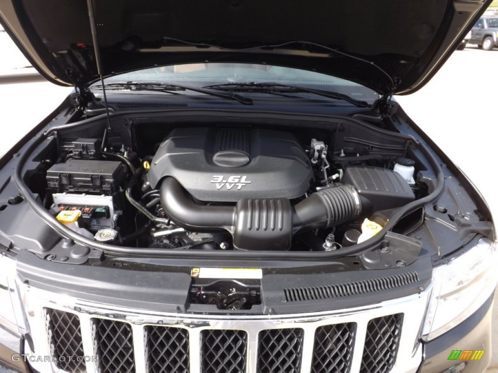 2013 Jeep Grand Cherokee Overland 3.6 Liter DOHC 24-Valve VVT Pentastar V6 Engine Photo #71556919